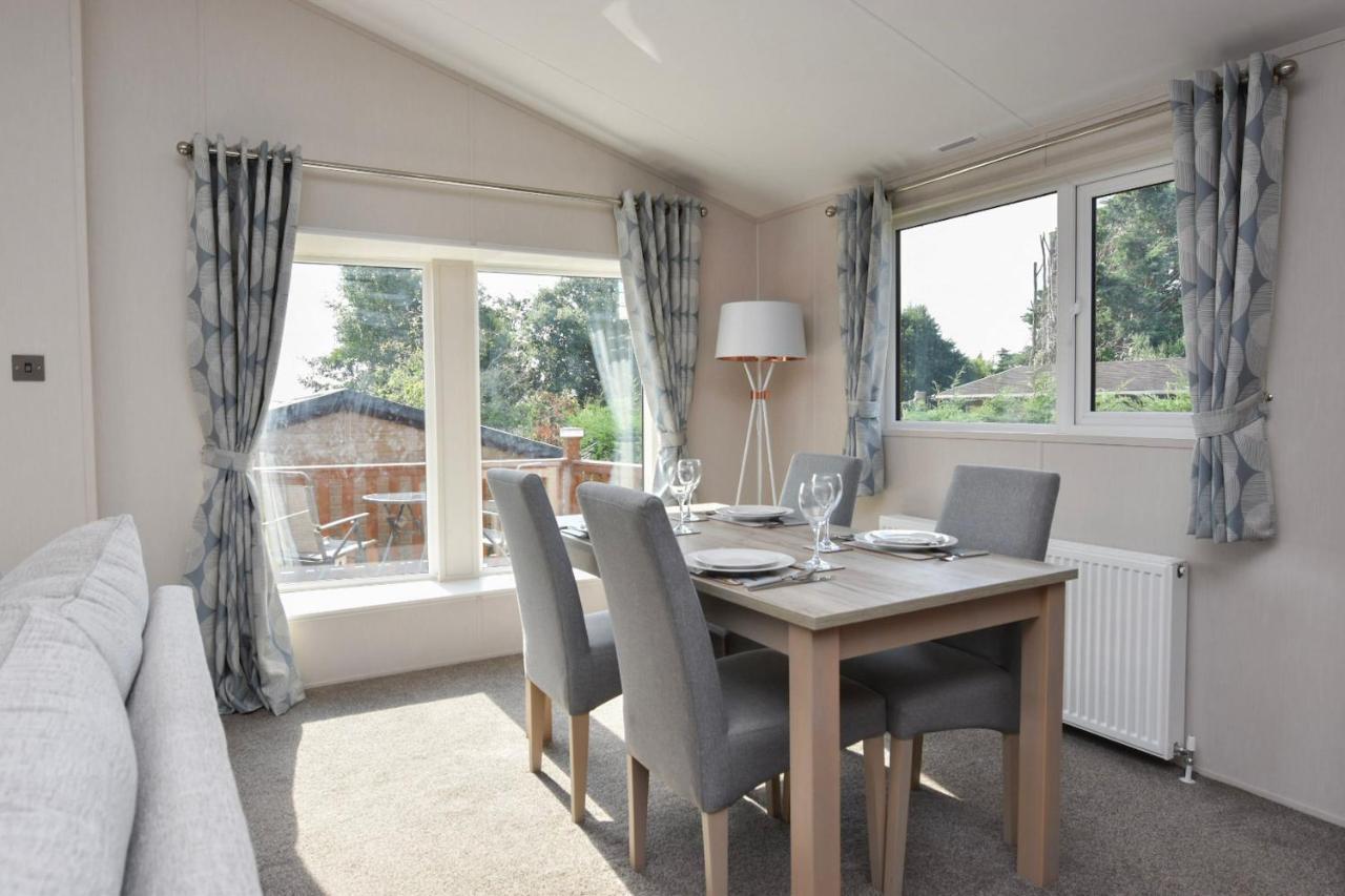 Rowan A Welcoming Countryside Lodge Ryde  Exterior foto